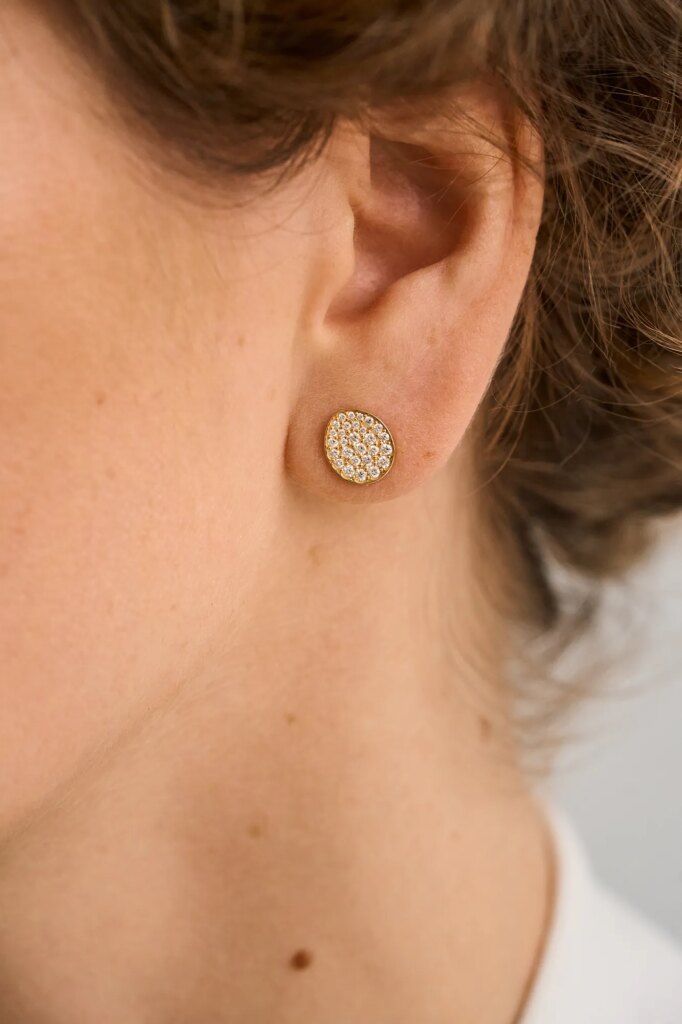 Earrings Flats Earrings, diamonds, yellow gold with timeless design by Guzema