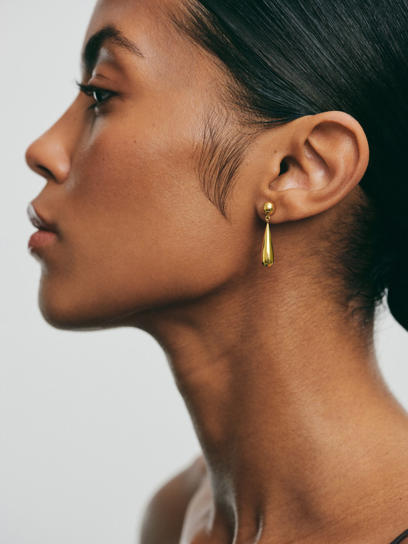 Earrings Long Orb Earrings, yellow gold with timeless design by Guzema