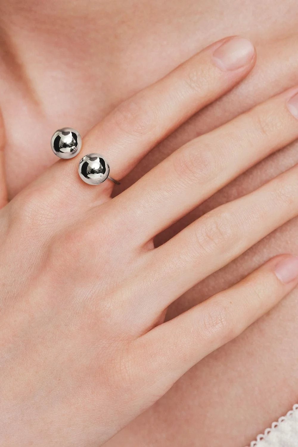 Rings Bold Duo Orb Ring, white gold with modern design available now