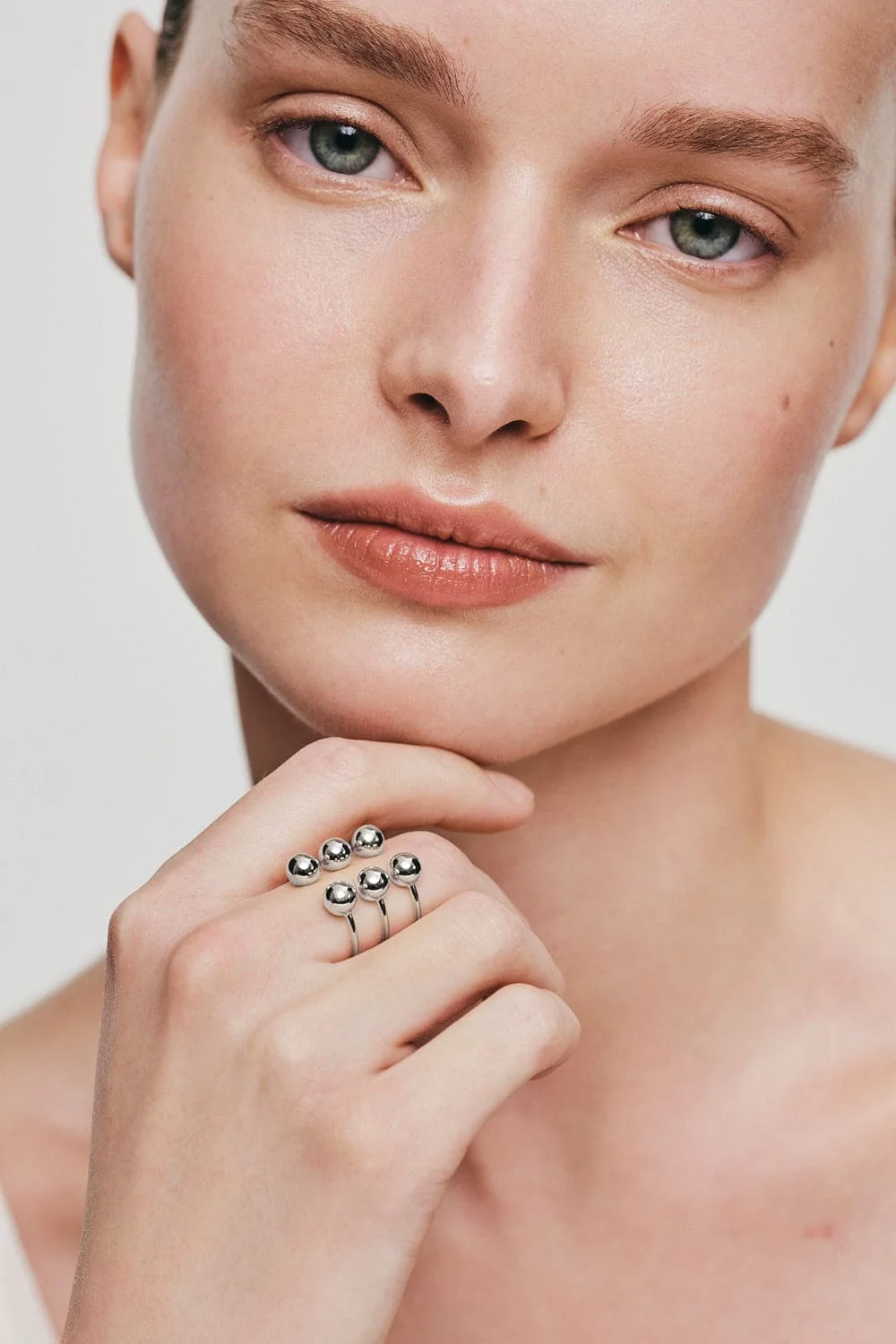 Rings Multi Orb Ring, white gold with luxury craftsmanship from Guzema