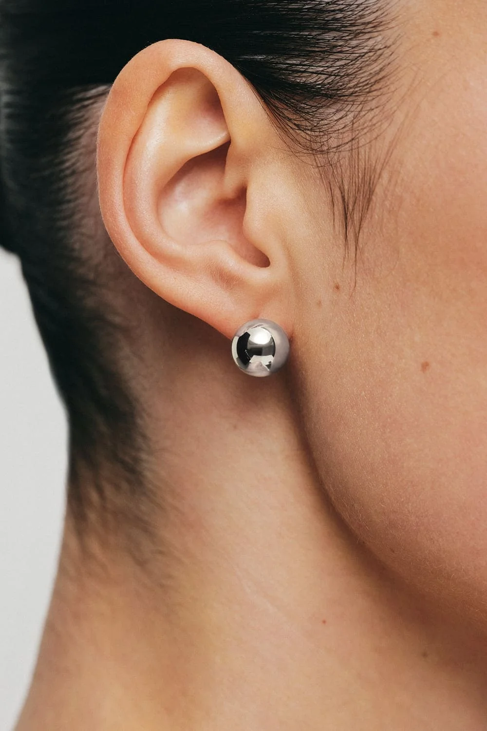 Earrings Bold Orb Earrings, white gold with timeless design by Guzema