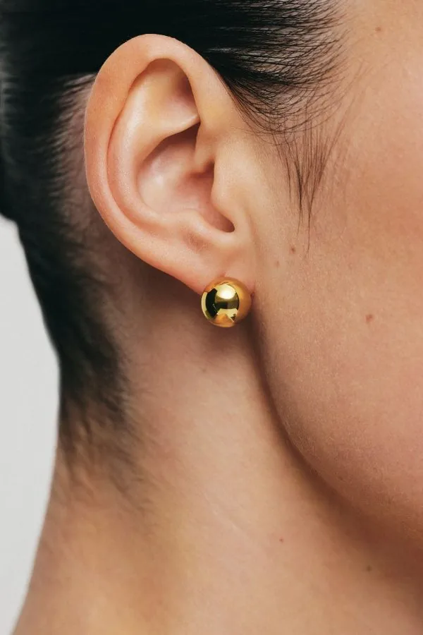 Earrings Bold Orb Earrings, yellow gold with timeless design by Guzema