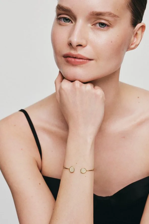 Bracelets Flat Bracelet, diamonds, yellow gold with modern elegance