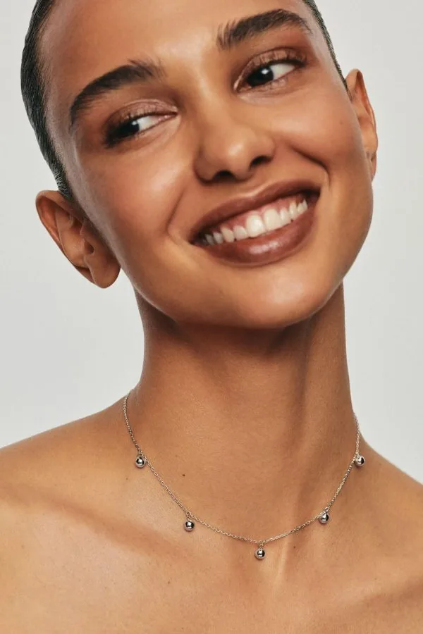 Exclusive Necklaces Quintet Orb Necklace, white gold from Guzema