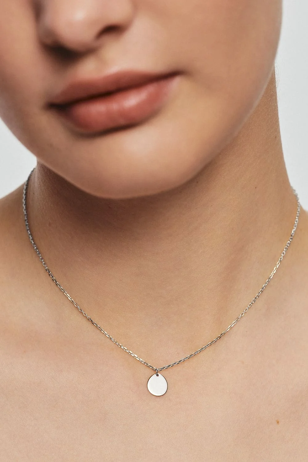 Necklaces Mono Flat Necklace, white gold with fast delivery from Guzema
