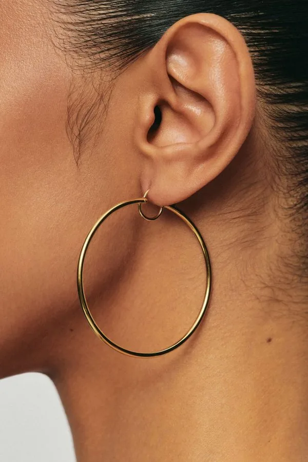 Earrings Mid Hoops Earrings, yellow gold for a unique and sophisticated look