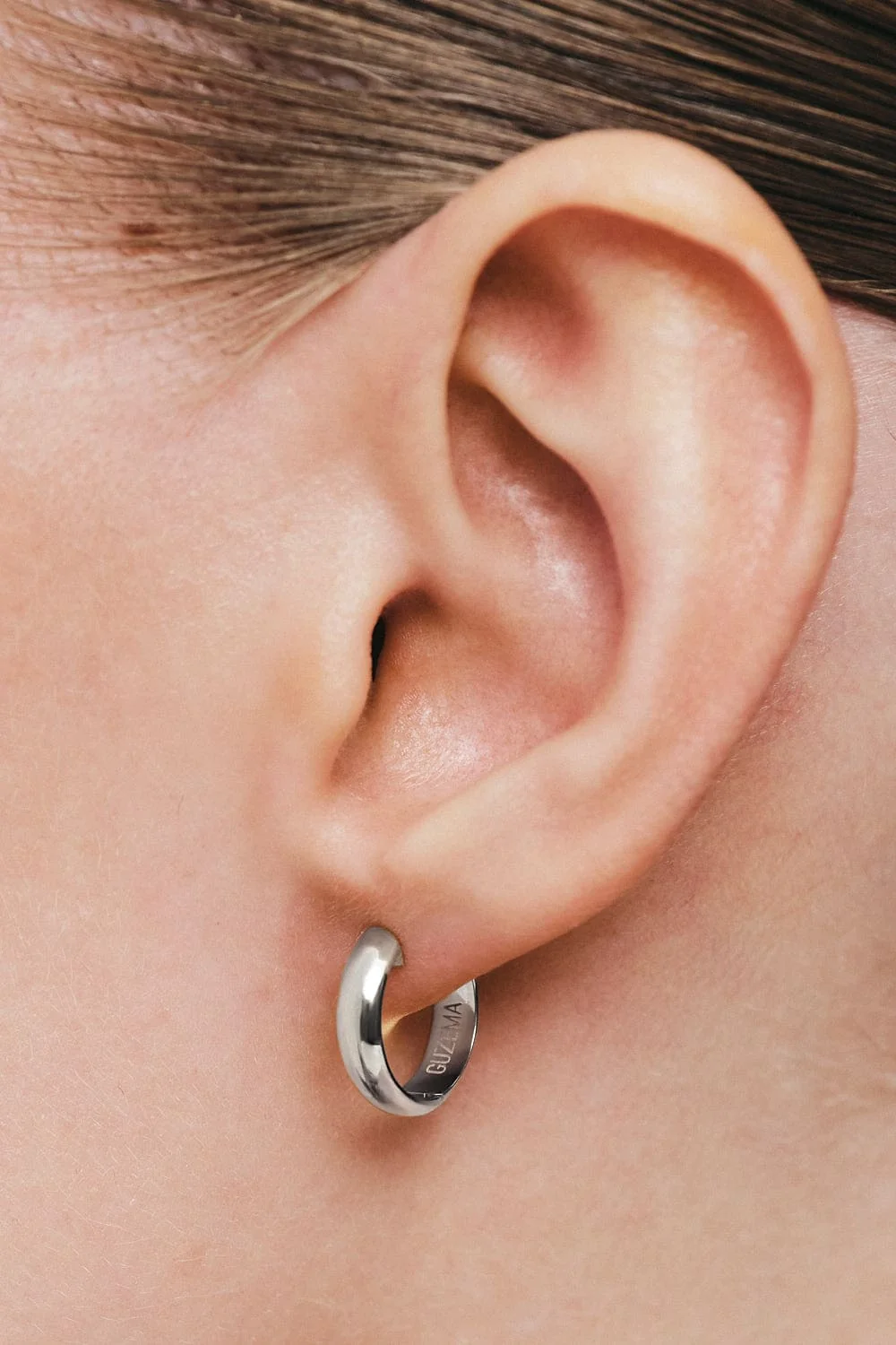 Earrings Mid Hug Hoops, white gold with timeless design by Guzema