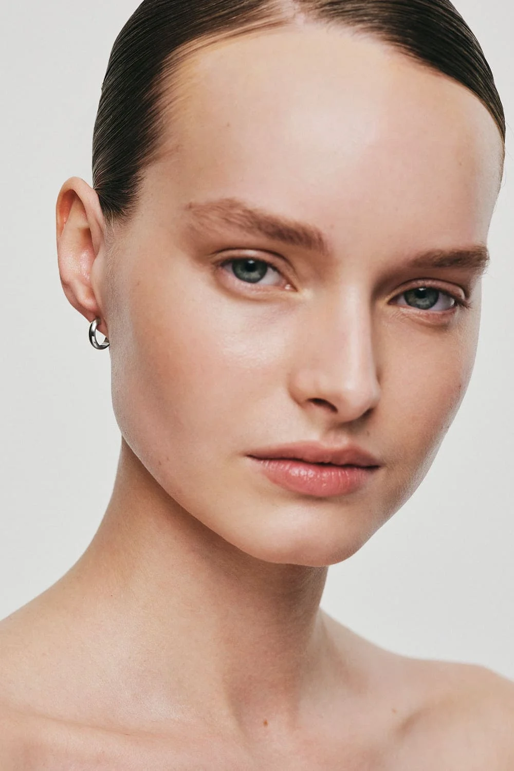 Earrings Mid Hug Hoops, white gold for a unique and sophisticated look