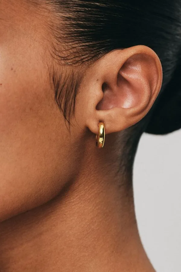 Earrings Bold Hug Hoops, yellow gold for a unique and sophisticated look