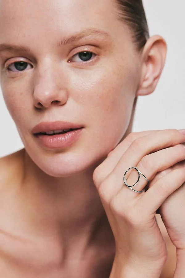 Rings Circle Ring, white gold with modern design available now