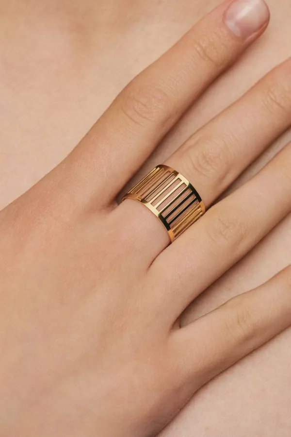 Rings Wide Striped Ring, yellow gold with modern design available now