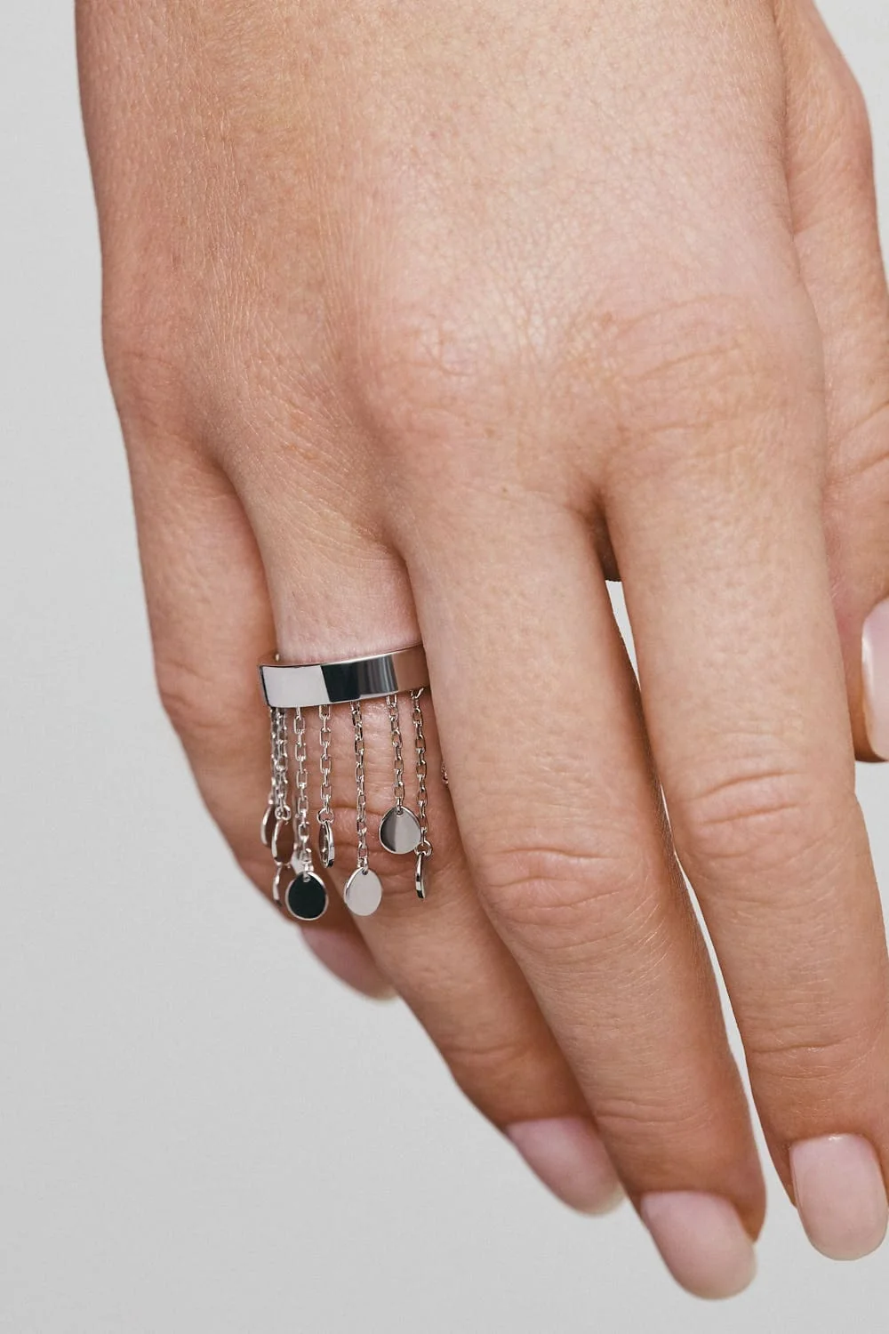 Rings Flat Chainfall Ring, white gold with modern design available now