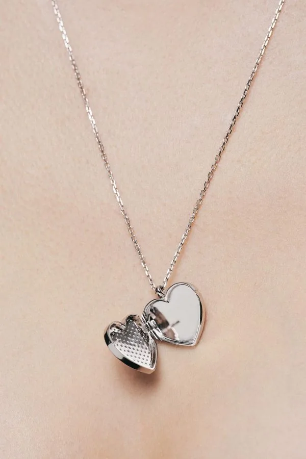 Custom Necklaces Heart Locket, diamonds, white gold for a luxurious style
