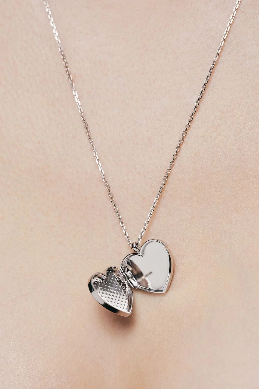 Custom Necklaces Heart Locket, diamonds, white gold for a luxurious style