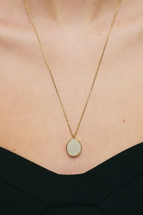 Custom Necklaces Oval Locket Necklace, diamonds, yellow gold for a luxurious style