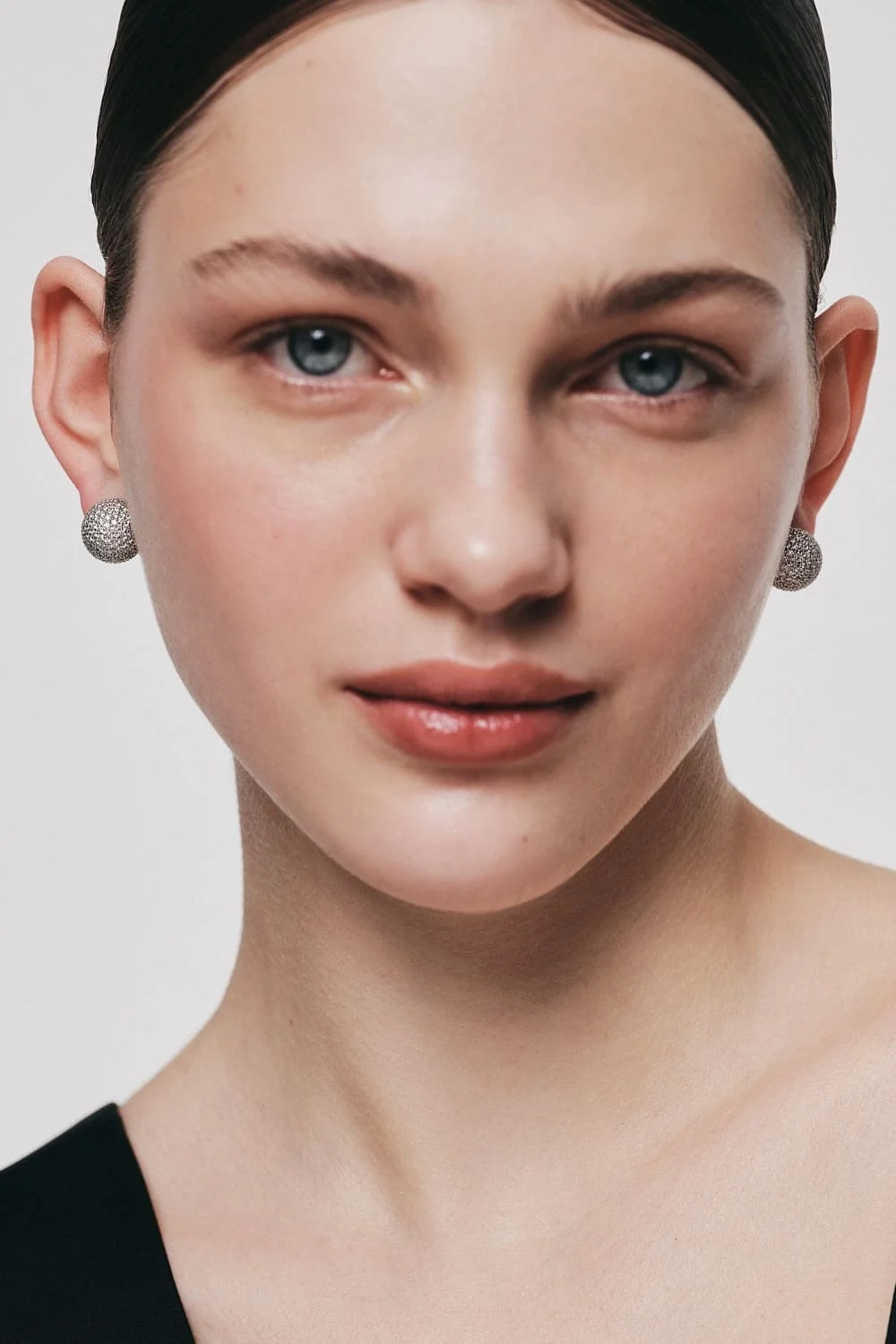 Earrings Mini Orbs Earrings, diamonds, white gold with timeless design by Guzema