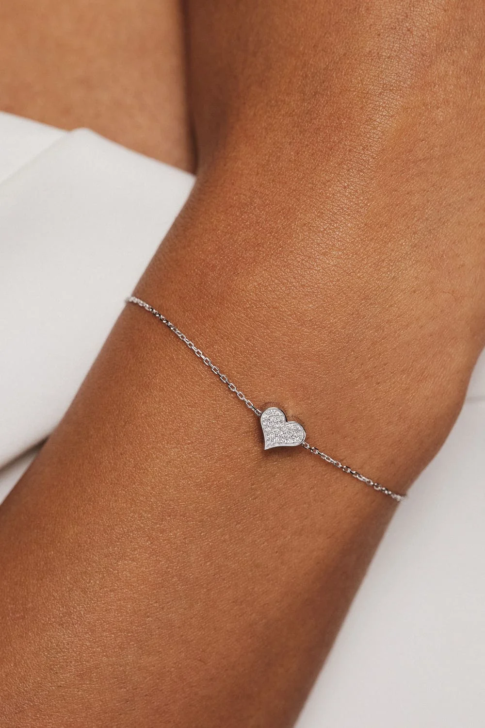 Bracelets Heart Bracelet, diamonds, white gold with modern elegance