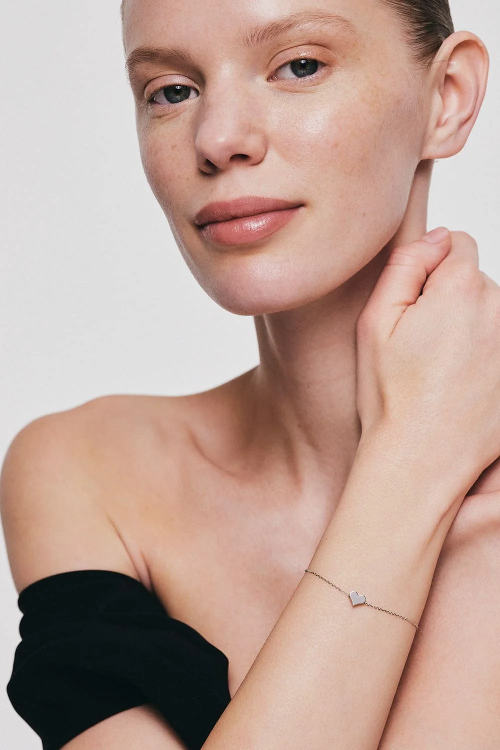 Bracelets Heart Bracelet, white gold with modern elegance