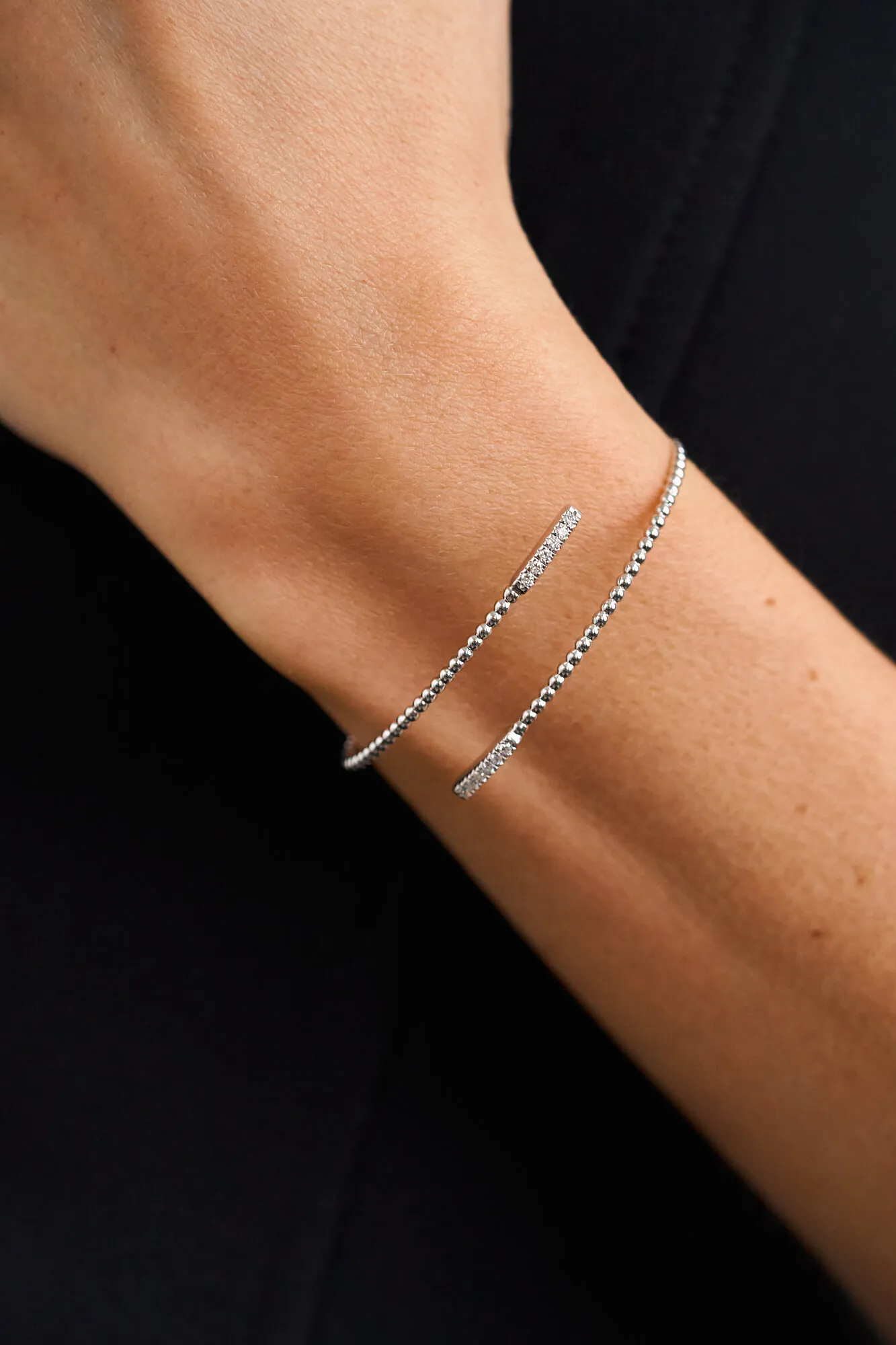 Bracelets Fine Spiral Bracelet, diamonds, white gold for everyday elegance