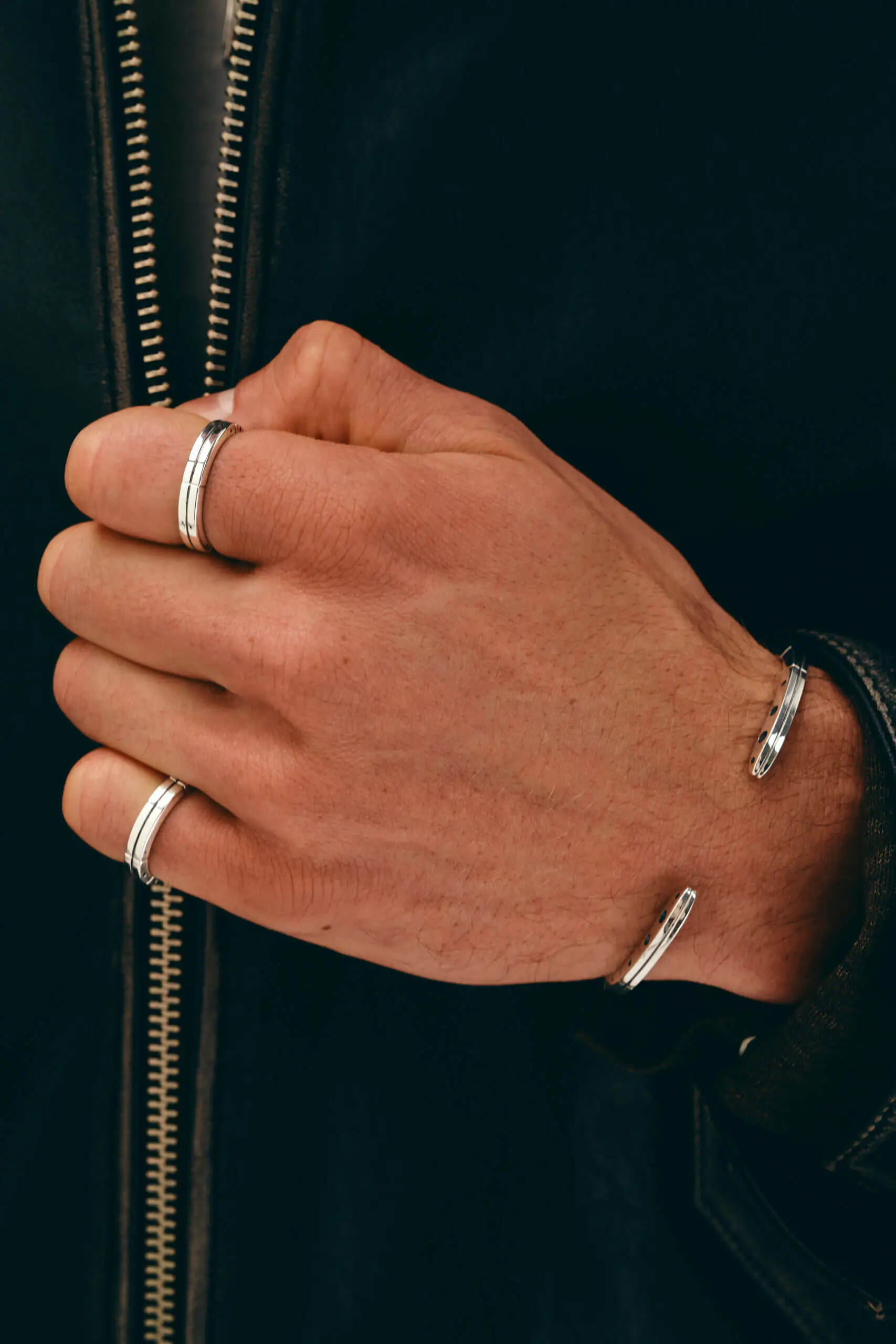 Rings Vi Levare Ring, silver with modern design available now