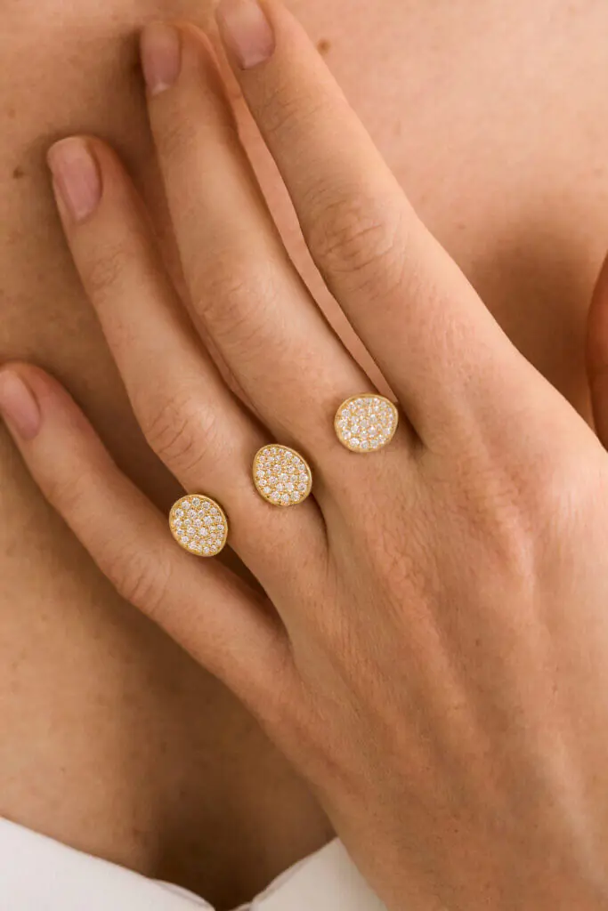 Luxury Trio Flat Ring, diamonds, yellow gold by Guzema