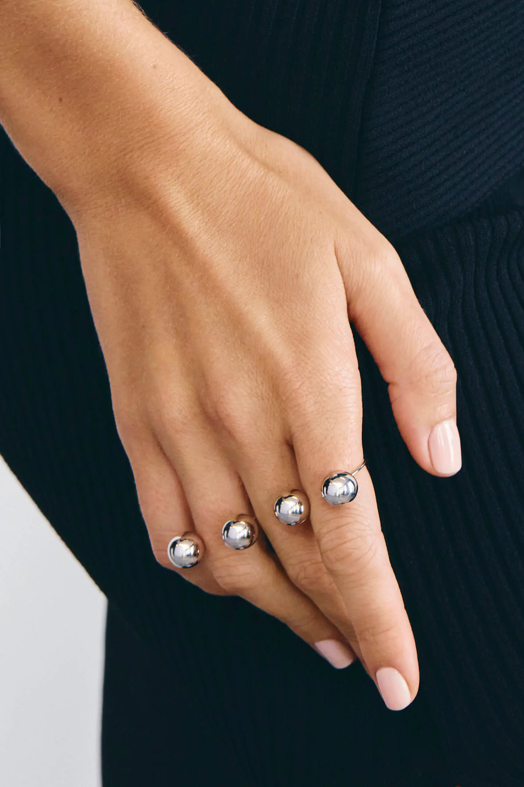 Rings Tetra Orb Ring, white gold with modern design available now