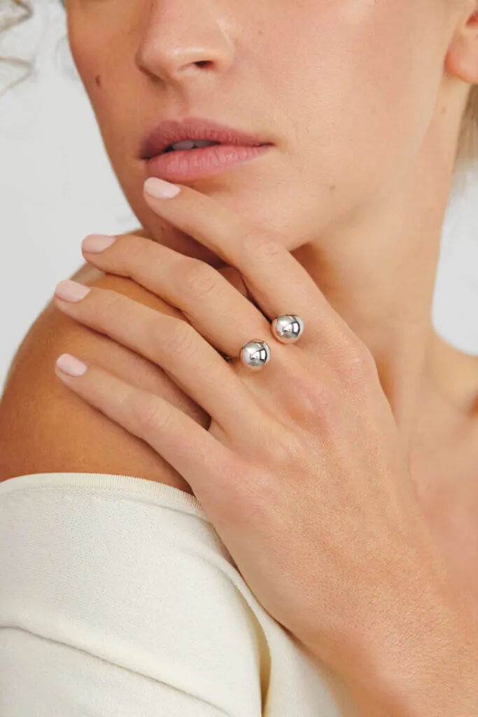 Rings Duo Orb Ring, white gold with luxury craftsmanship from Guzema