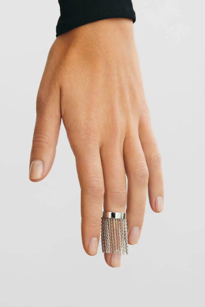 Rings Short Chainfall Ring, white gold with luxury craftsmanship from Guzema