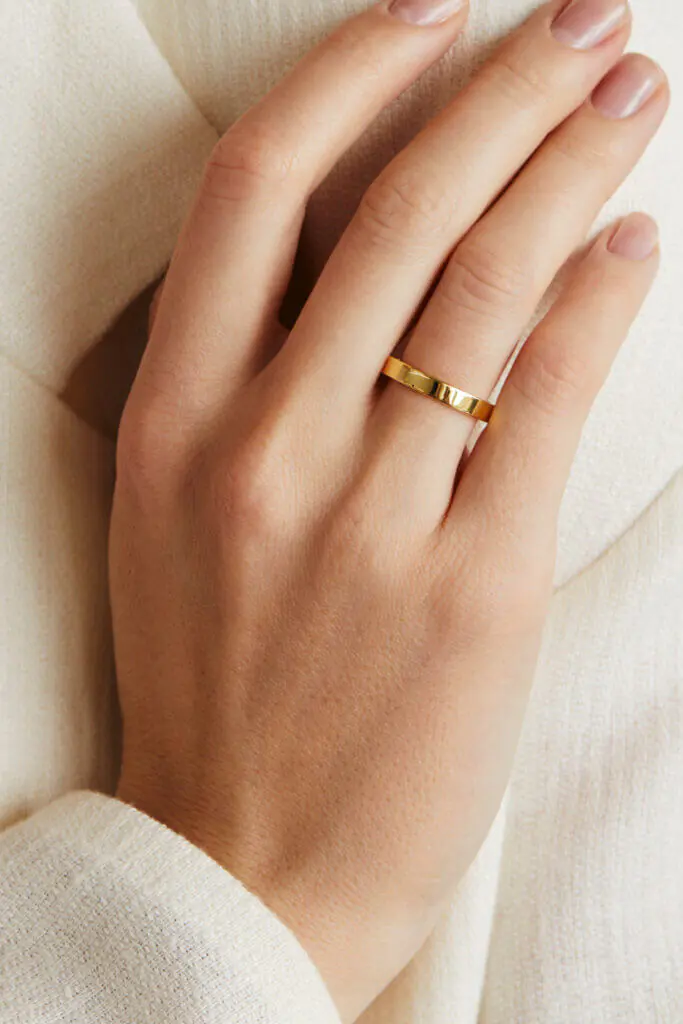 Rings True Wedding Ring, yellow gold with luxury craftsmanship from Guzema