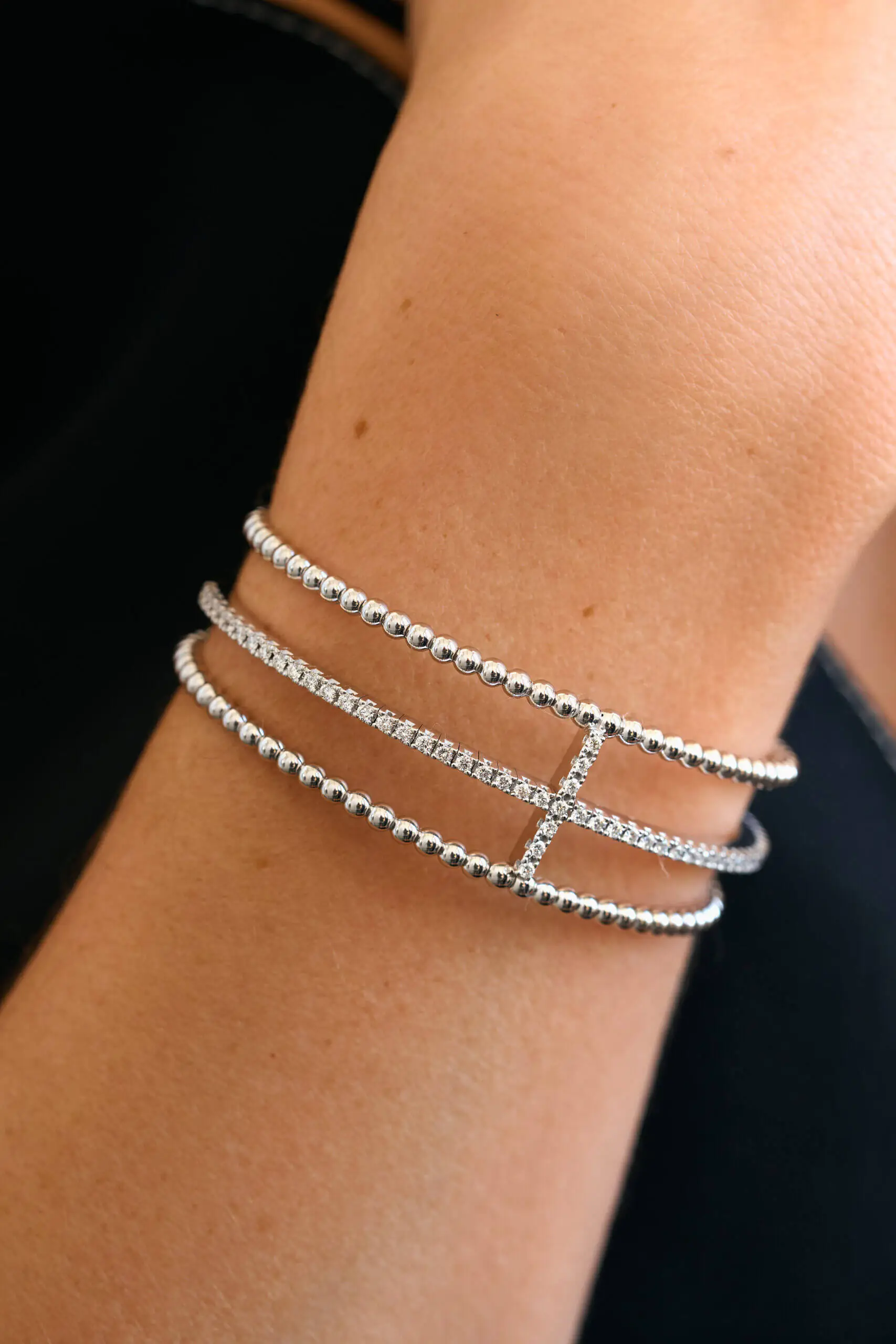 Bracelets Cross Bracelet, diamonds, white gold for everyday elegance