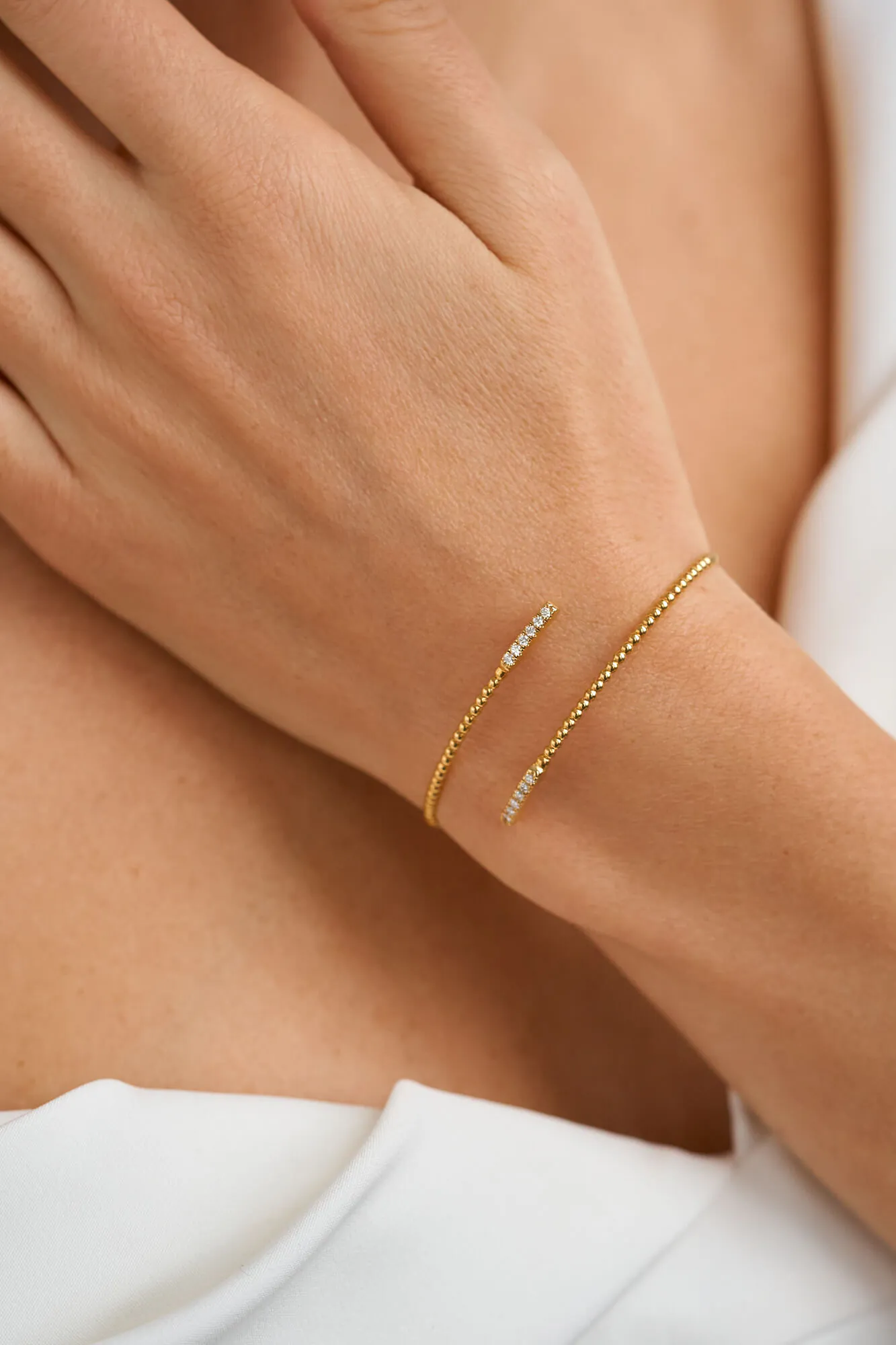 Bracelets Fine Spiral Bracelet, diamonds, yellow gold with modern elegance