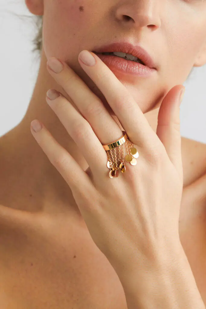 Rings Flats Chainfall Ring, yellow gold with luxury craftsmanship from Guzema