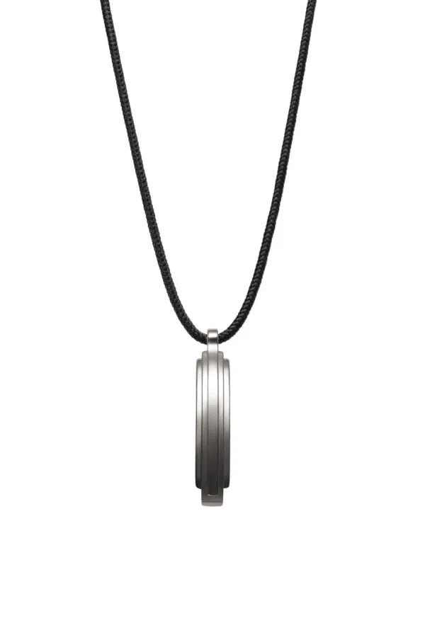 Custom Necklaces Vi Levare Pendant Sideview, silver for a luxurious style