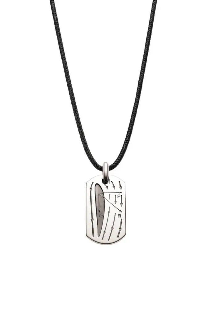 Custom Necklaces Vi Levare Tag, silver for a luxurious style