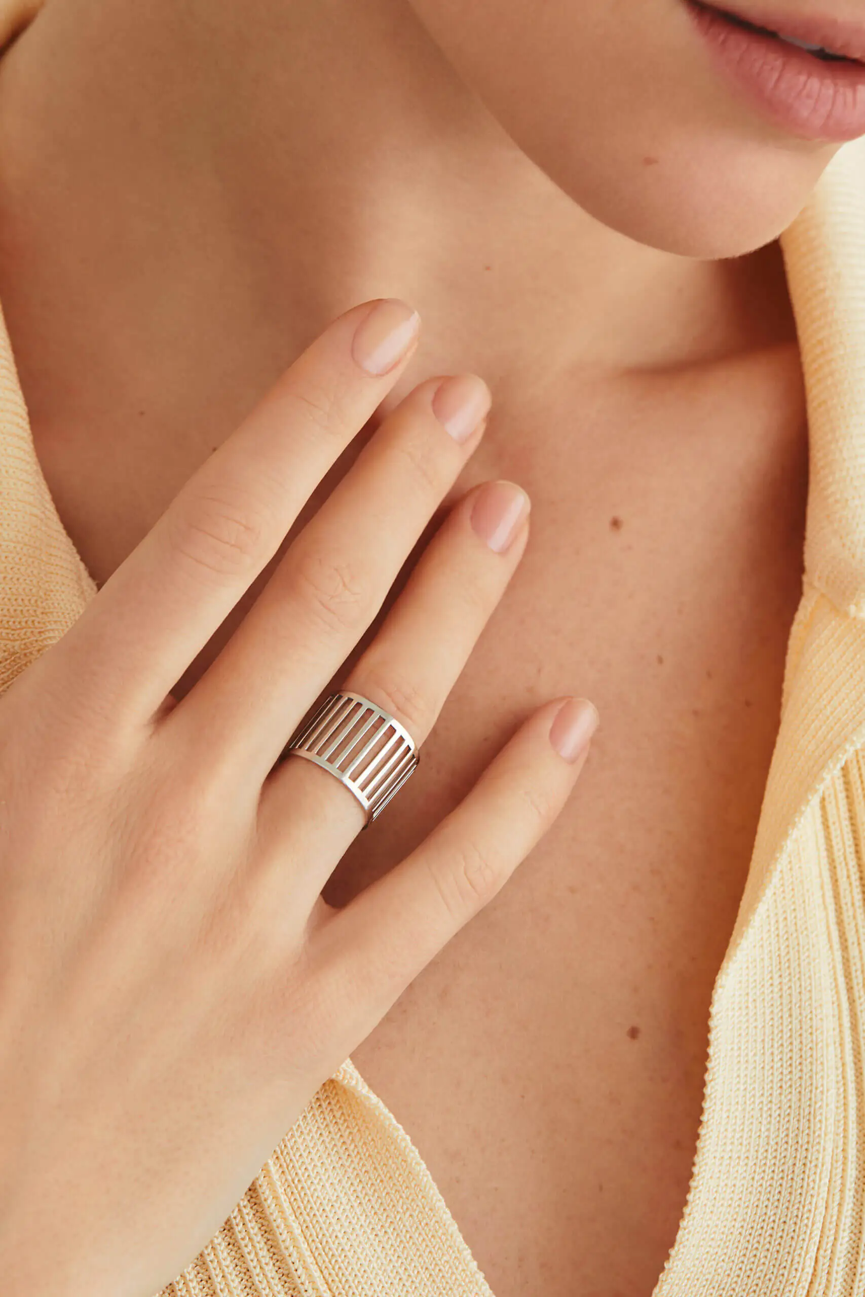 Rings Wide Striped Ring, white gold with luxury craftsmanship from Guzema