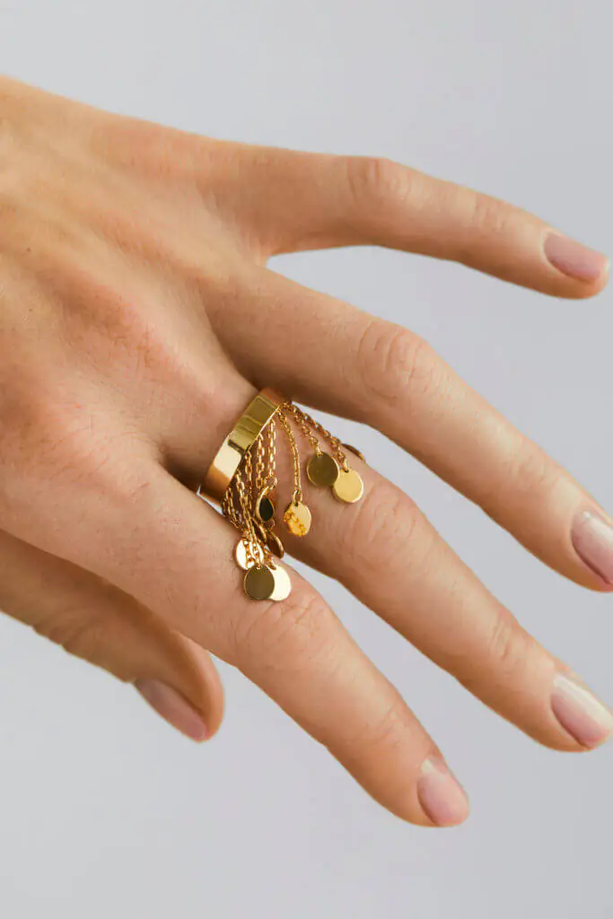 Rings Flats Chainfall Ring, yellow gold with modern design available now