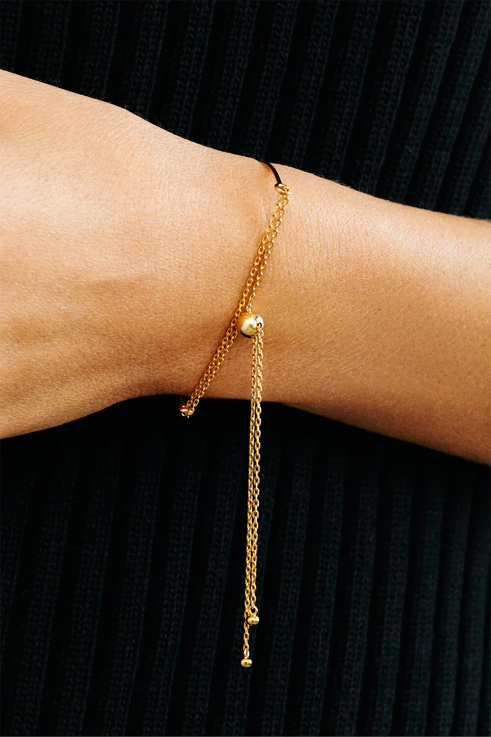 Bracelets Arc Bracelet, yellow gold with modern elegance