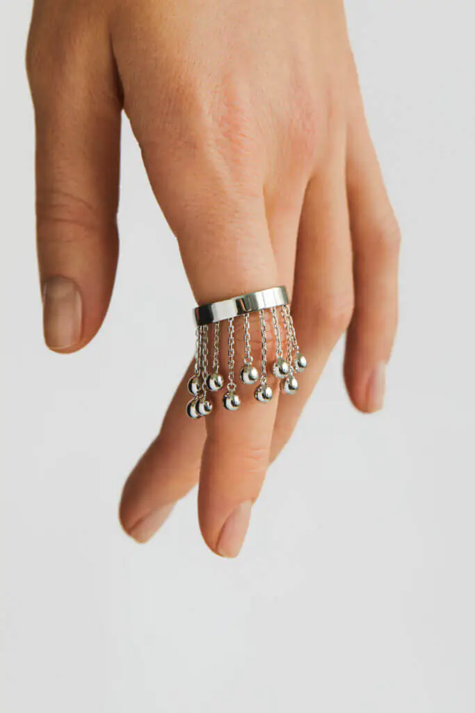 Rings Orbs Chainfall Ring, white gold with modern design available now