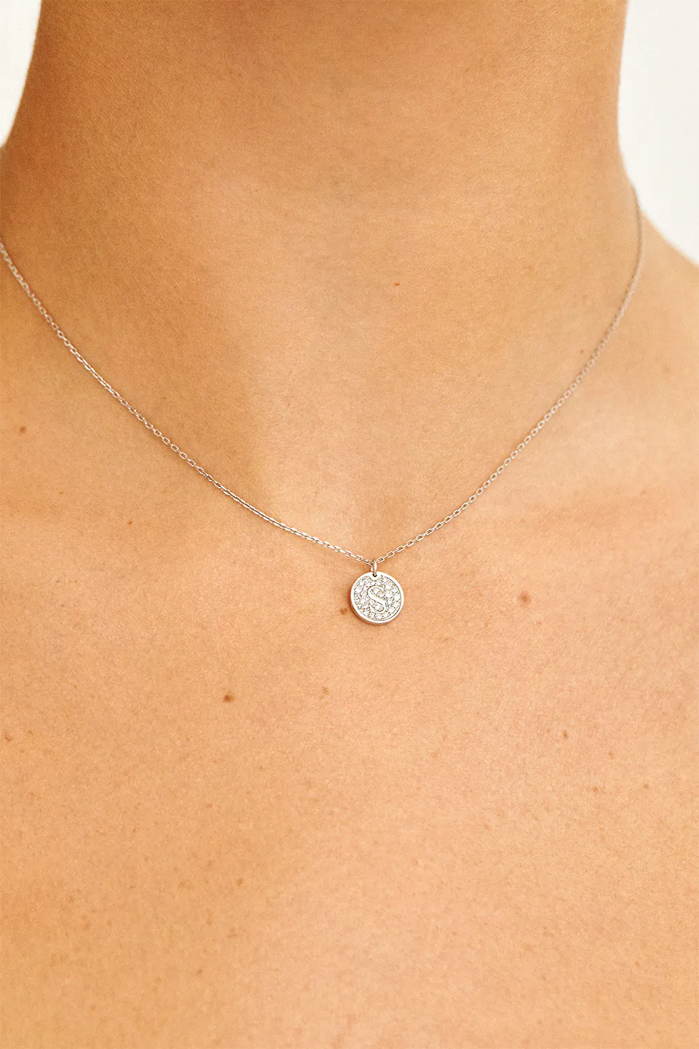 Custom Necklaces Necklace with initial, diamonds, white gold for a luxurious style