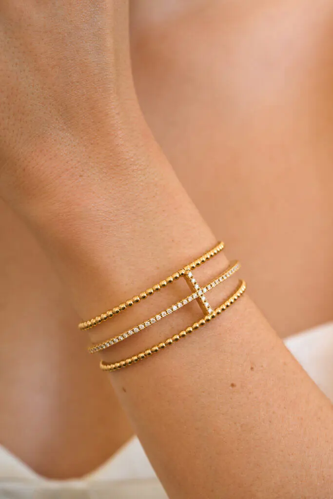 Bracelets Cross Bracelet, diamonds, yellow gold with modern elegance