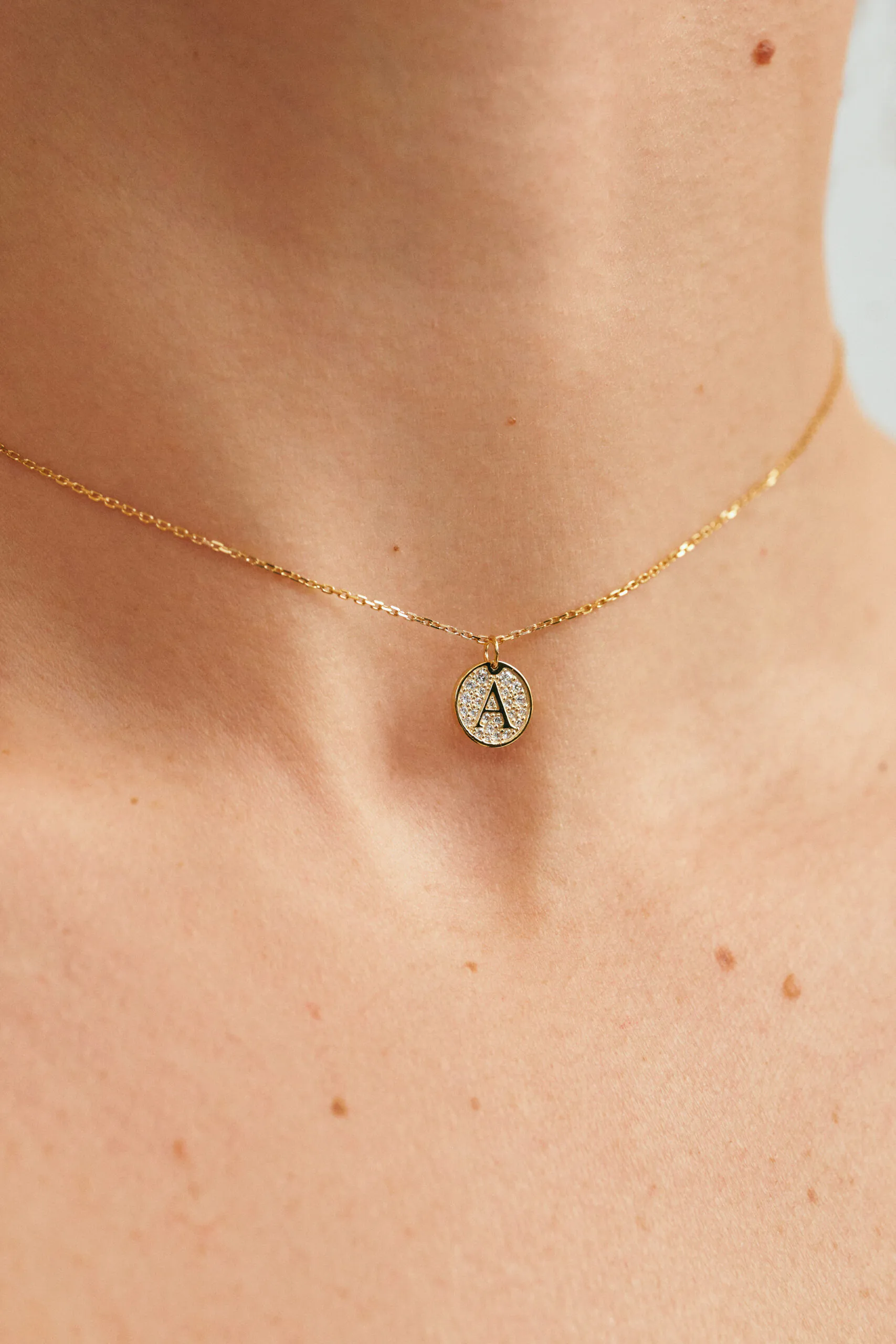 Custom Necklaces Necklace with initial, diamonds, yellow gold for a luxurious style