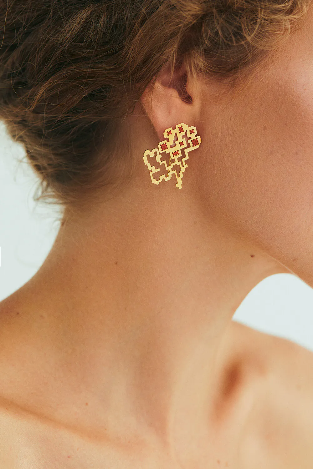 Earrings Kalyna Mono Earring, yellow gold for a unique and sophisticated look