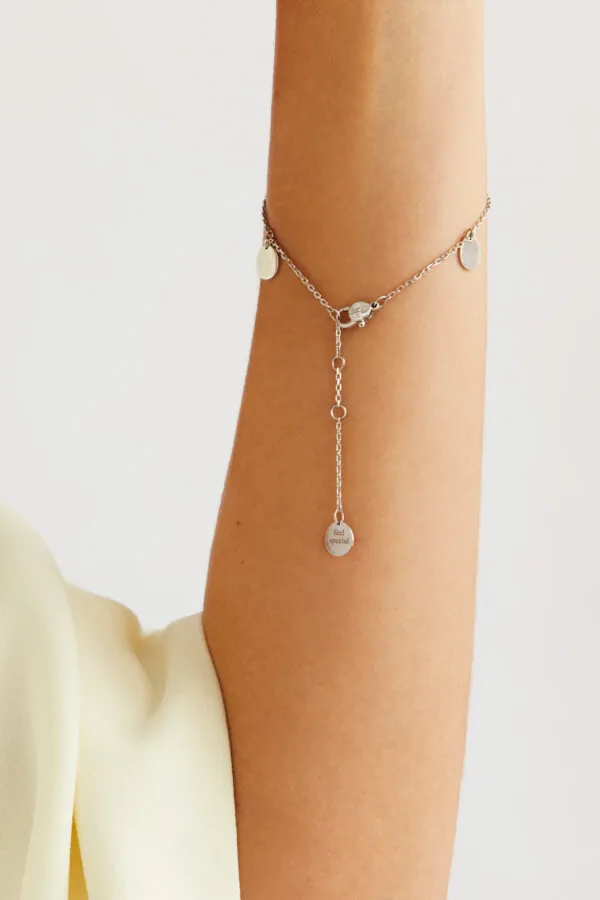 Bracelets Flat Quintet Bracelet, white gold with modern elegance