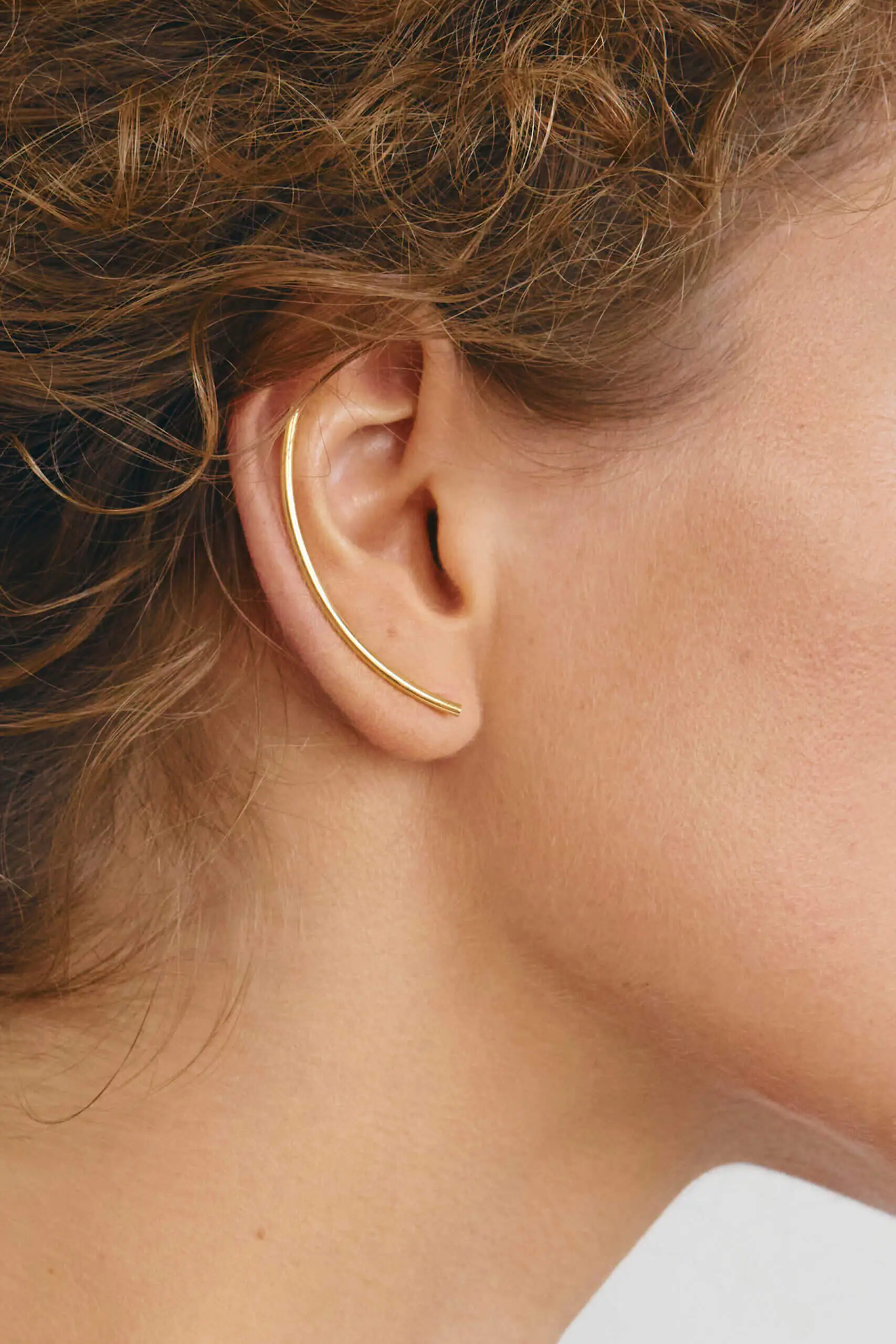 Earrings Arc earrings, yellow gold for a unique and sophisticated look