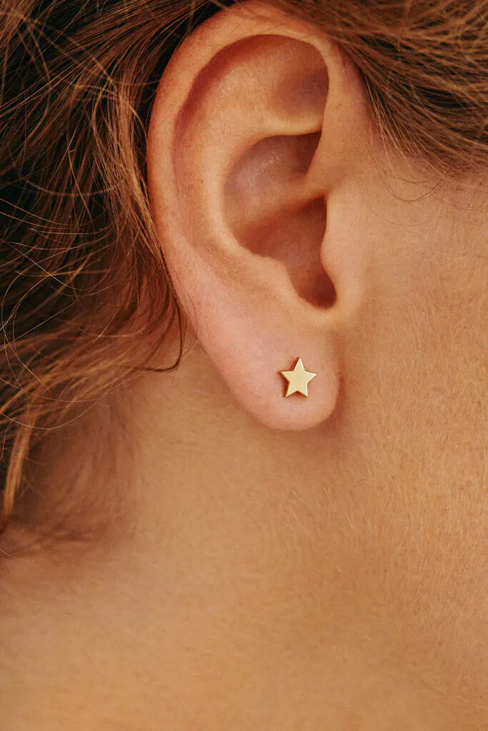 Earrings Star Earrings, yellow gold for stylish and elegant looks