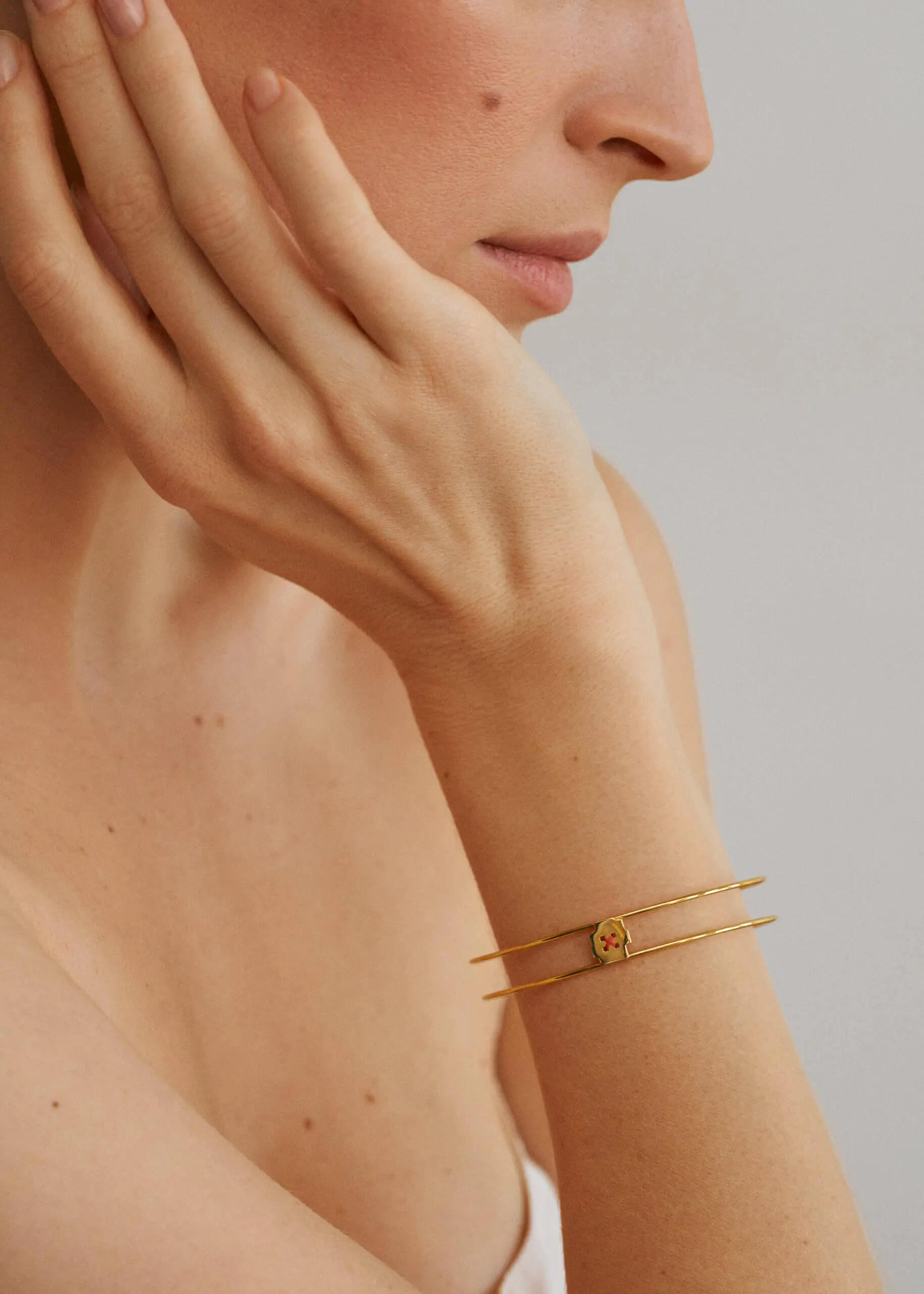 Bracelets Embroidered Bracelet, yellow gold for everyday elegance