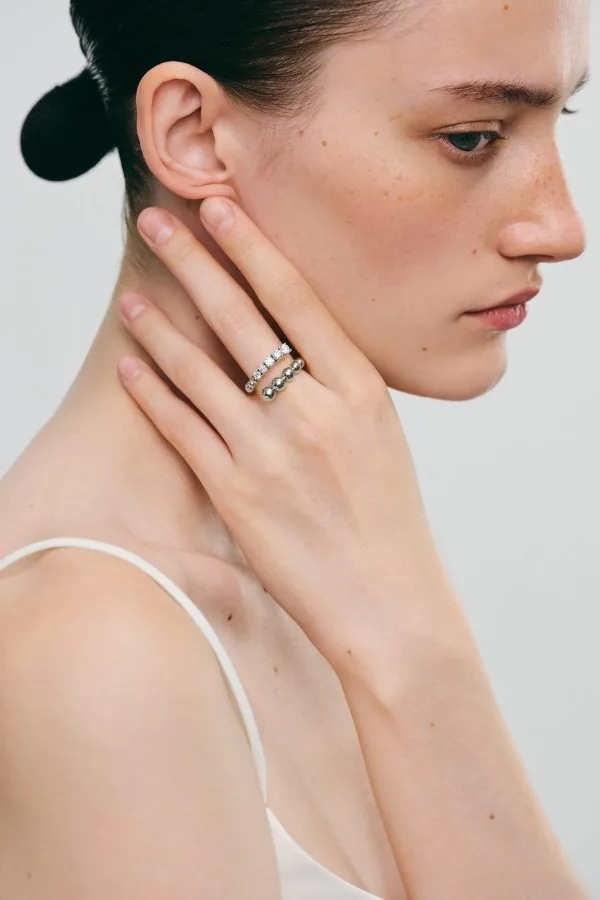 Rings Quintessence Diamond Ring, white gold with luxury craftsmanship from Guzema