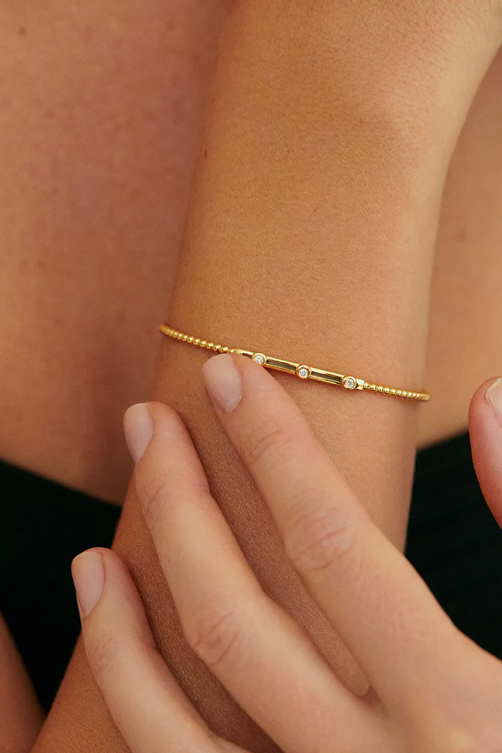 Bracelets Dynamic Trio-Diamond Bracelet, yellow gold with modern elegance