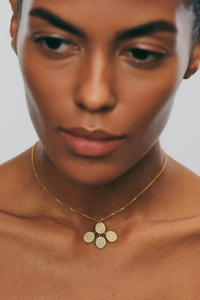 Custom Necklaces Petal Flat Necklace, diamonds, yellow gold for a luxurious style