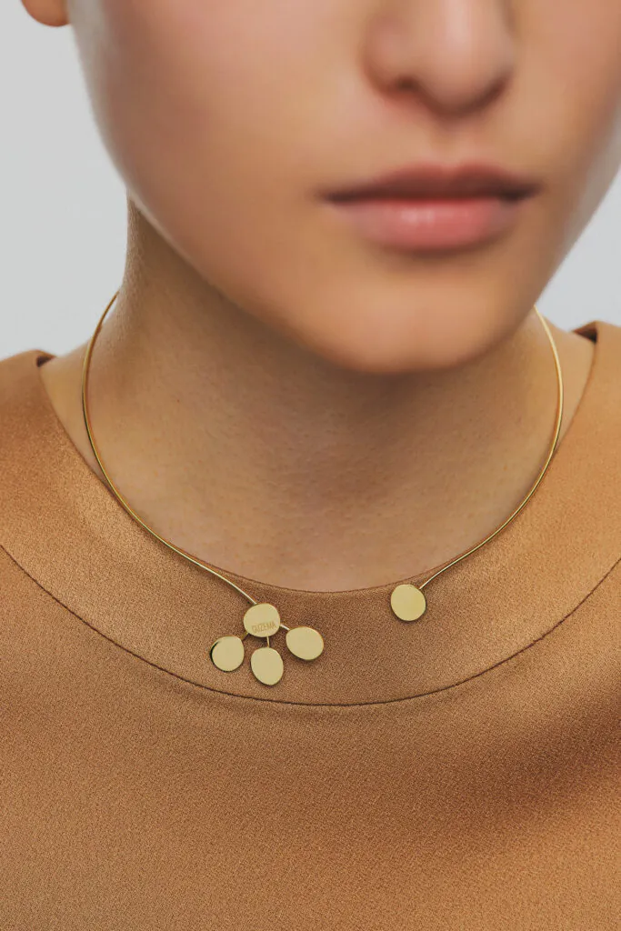 Chokers Petal Flat Choker, yellow gold with a unique touch from Guzema